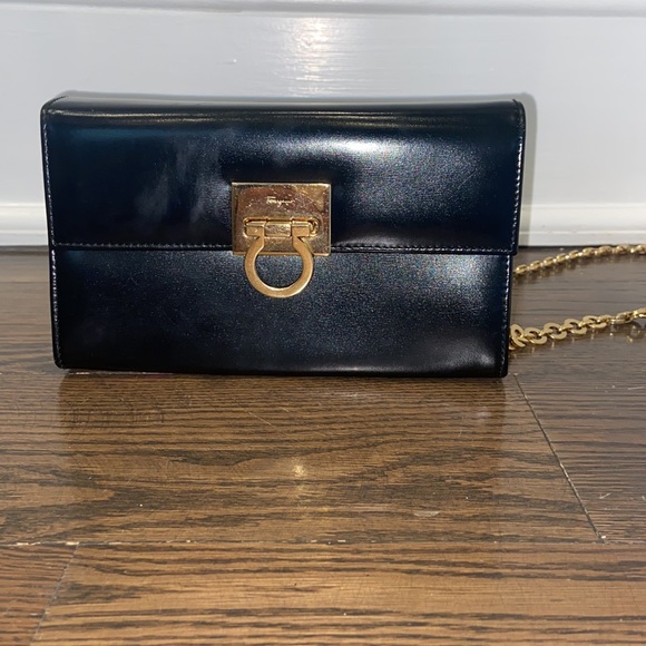 Salvatore Ferragamo bag - Picture 2 of 8